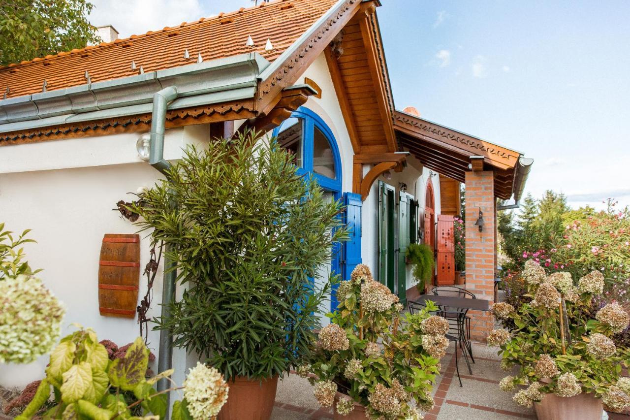 Bed and Breakfast Bagoly Pincesor Fogado Pécs Exterior foto
